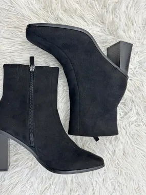 Boots Ankle Heels By Just Fab In Black, Size: 7